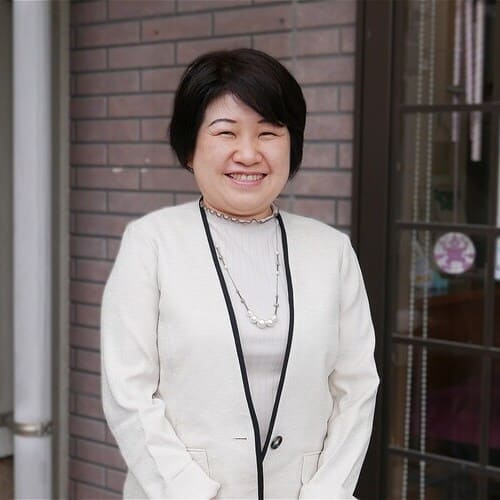 代表 河野 康代